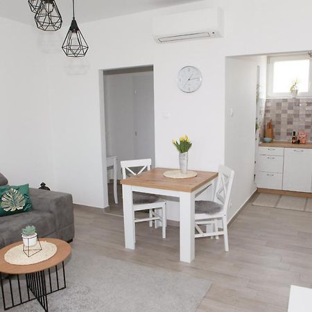 Apartman Lucija Karlovac Eksteriør billede