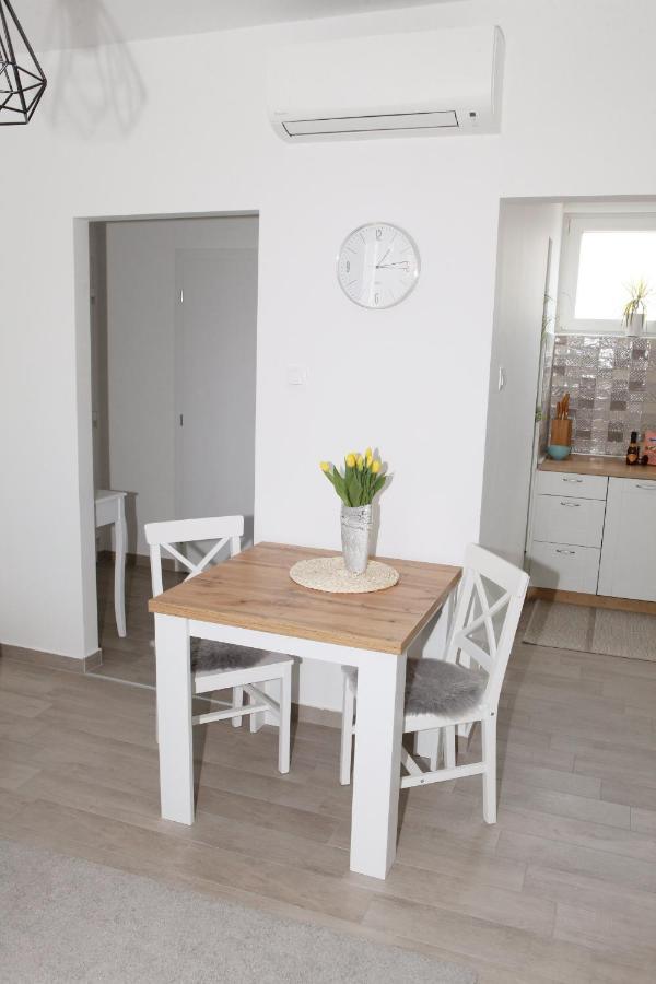 Apartman Lucija Karlovac Eksteriør billede