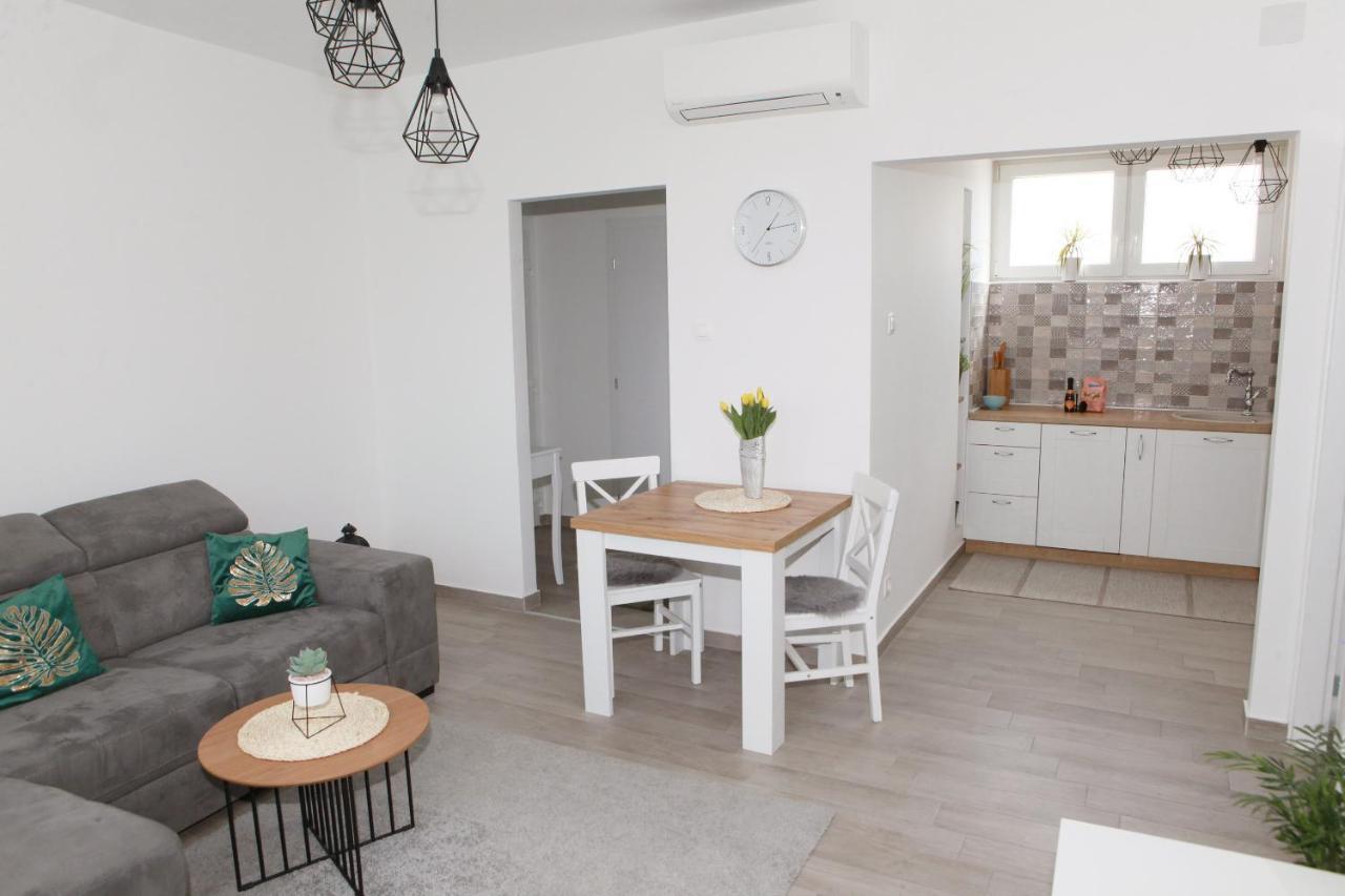 Apartman Lucija Karlovac Eksteriør billede