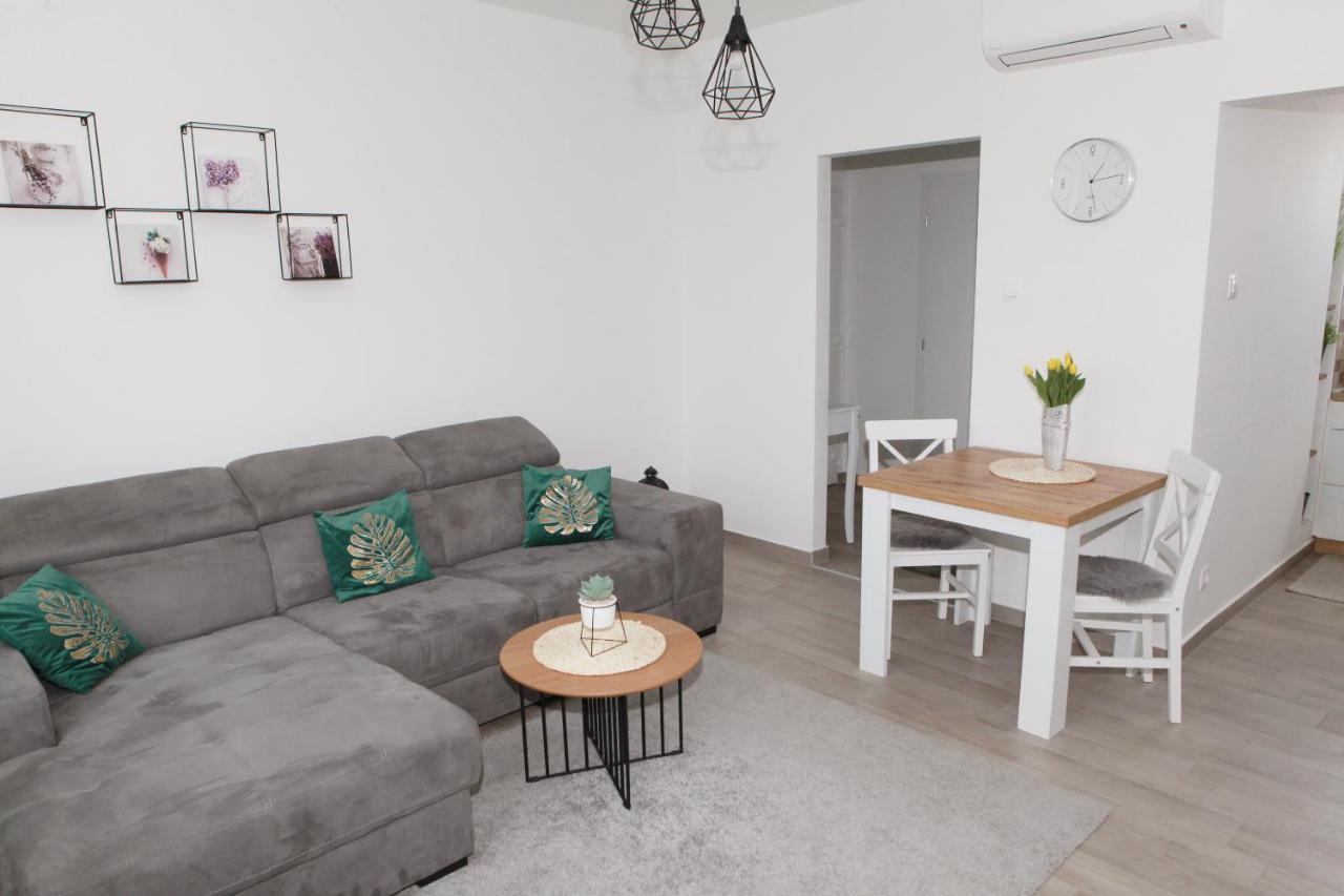 Apartman Lucija Karlovac Eksteriør billede